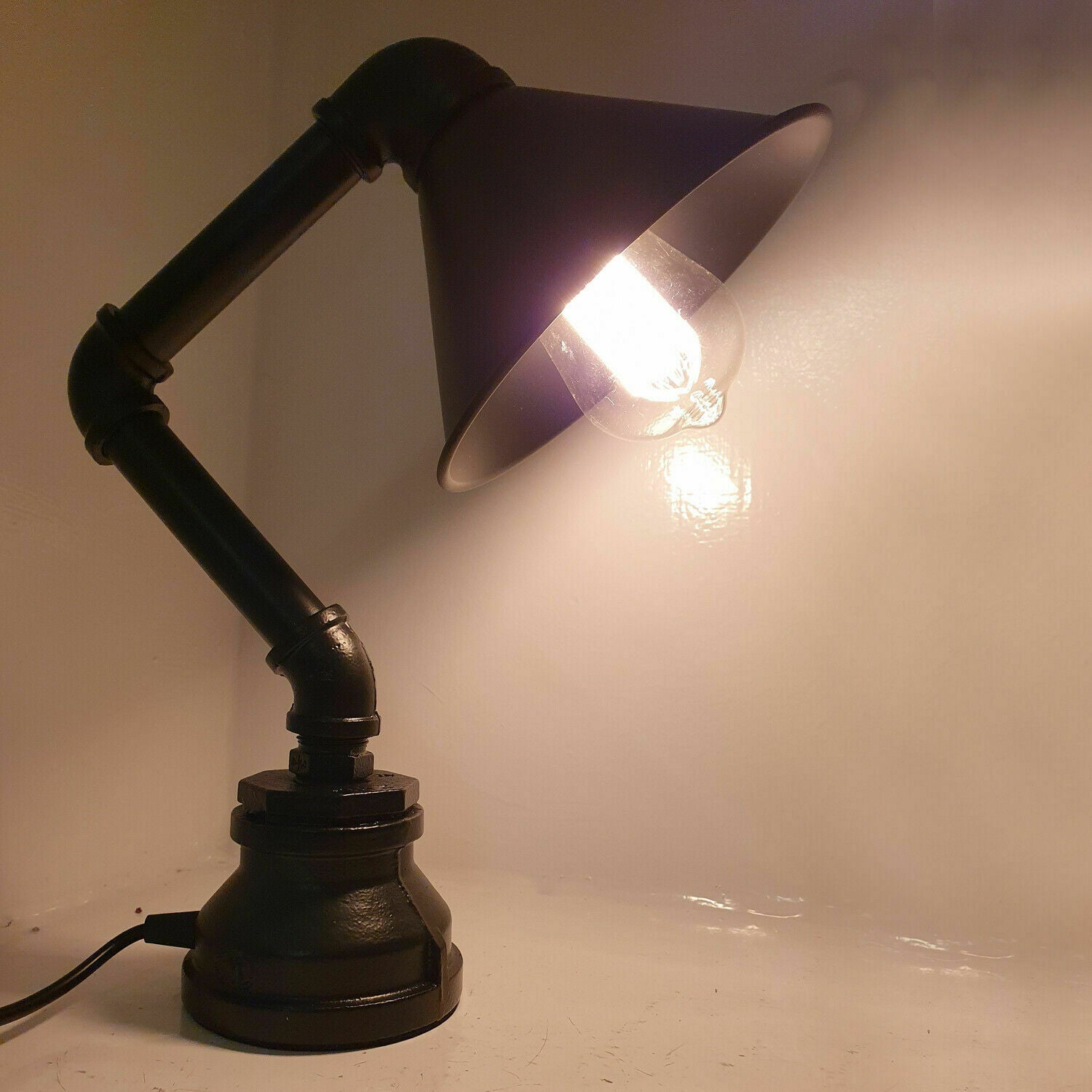 Water pipe store table lamp